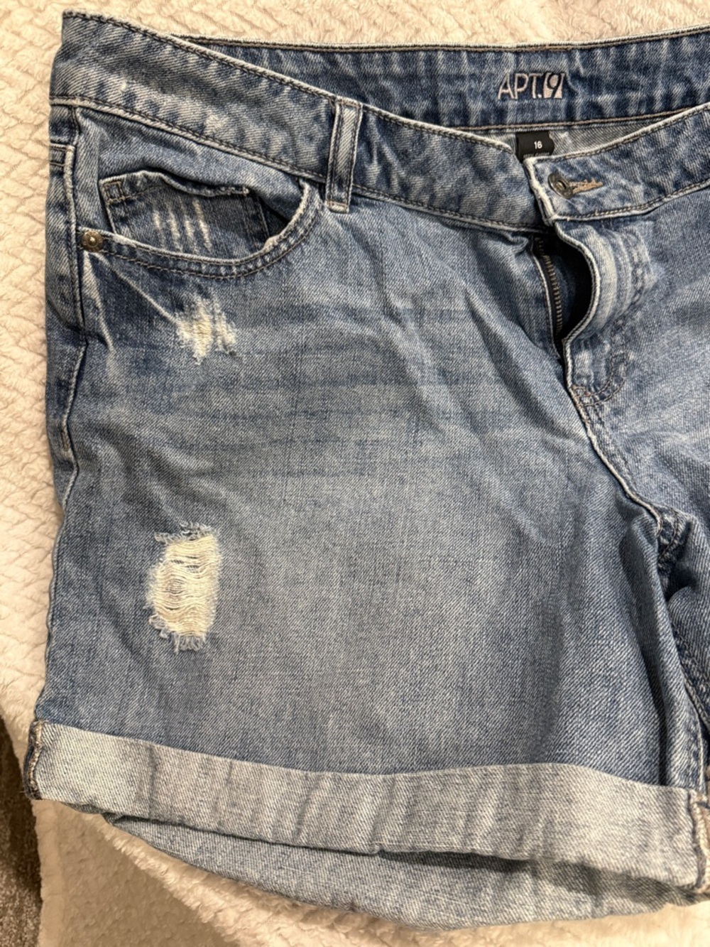 Apt. 9 Womens Light Blue Distressed Rolled Hem Denim Shorts Size 16 - Picture 3 of 6